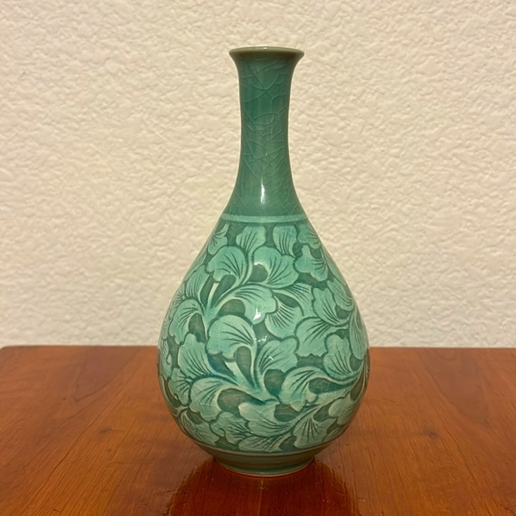 Vintage Oriental Celedon Crackle Glass Bud Vase Signed - Picture 2 of 7